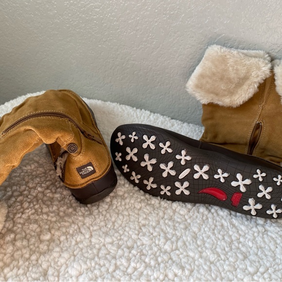 The North Face Women's Brown Winter Boots - Picture 2 of 2